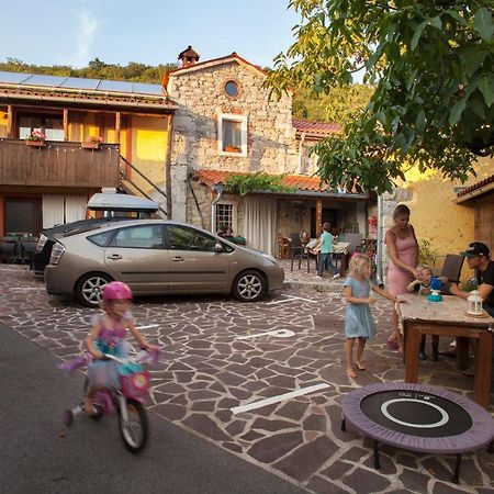 Hostel Xaxid Črni Kal Extérieur photo