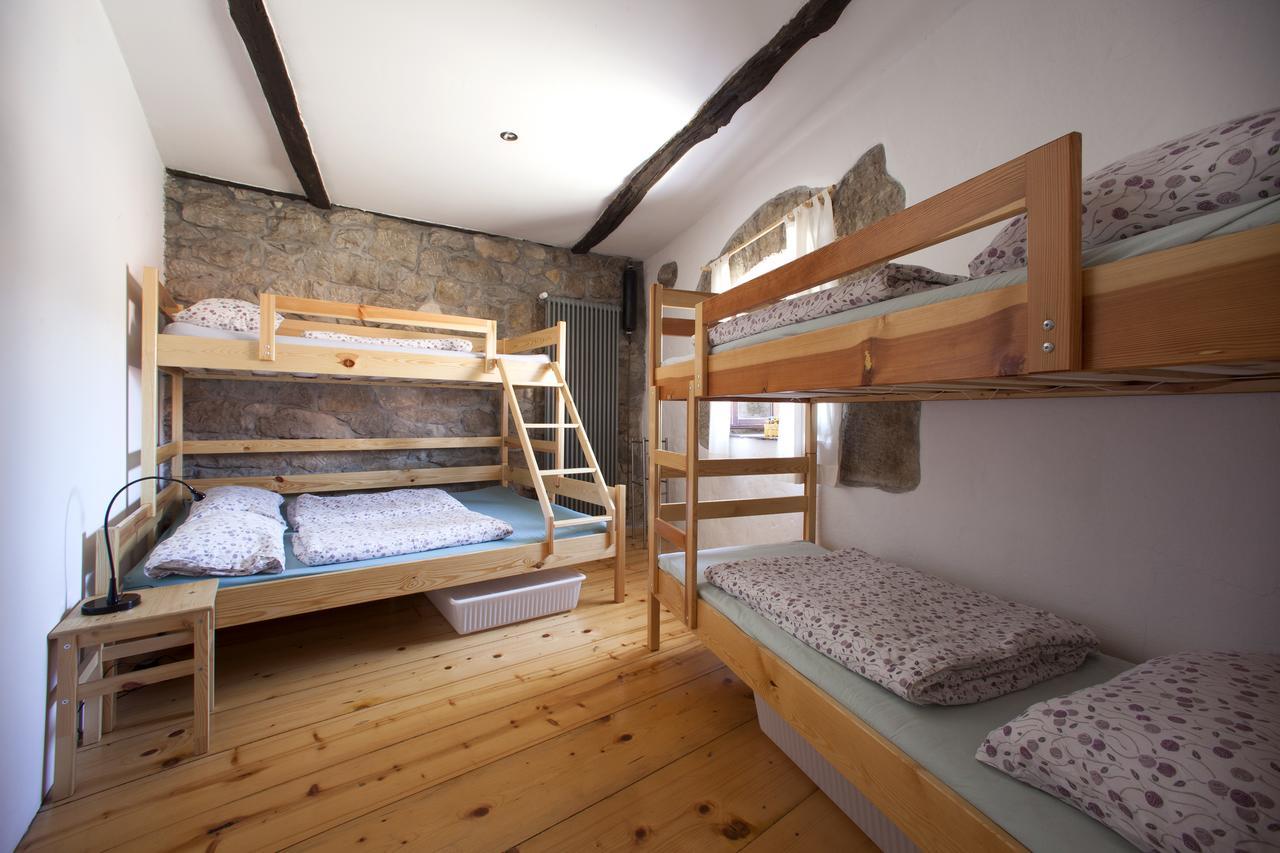 Hostel Xaxid Črni Kal Extérieur photo