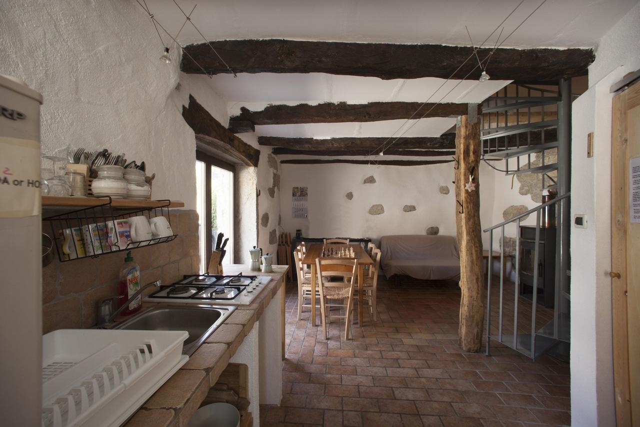 Hostel Xaxid Črni Kal Extérieur photo